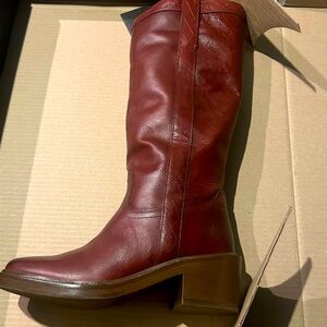 Frye 
Women’s riding boots